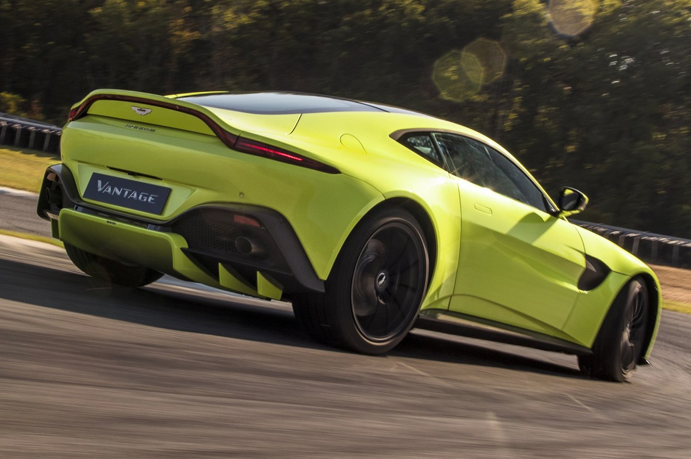 2019-Aston-Martin-Vantage-rear-side-view-on-track-1