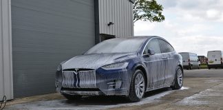 3 Tips Mencuci Mobil Listrik