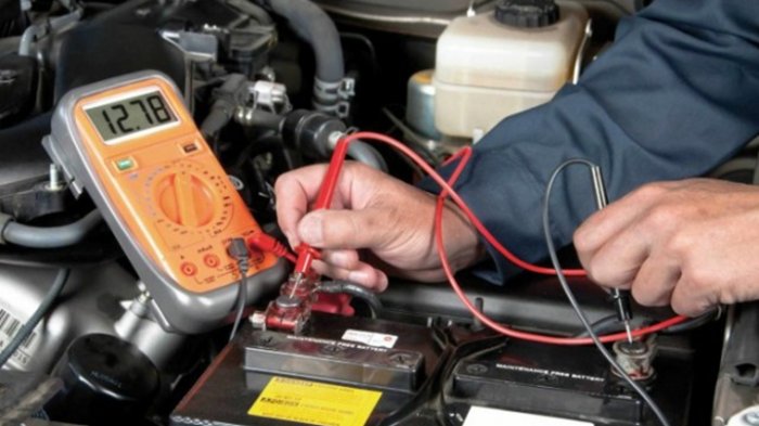 Tips Merawat Aki Mobil Agar Tidak Rusak