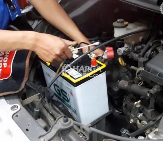 Tips Merawat Aki Mobil Agar Tidak Rusak